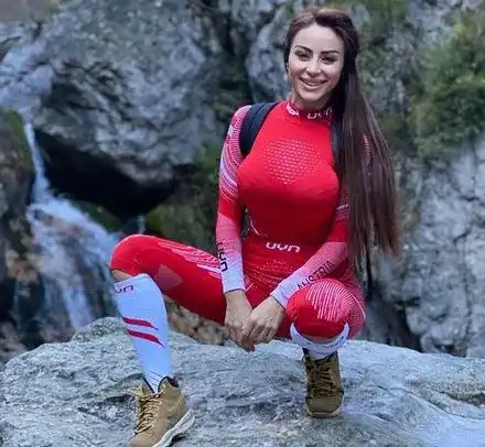 Мариана Маринова хвана гората! Моделката с щеки по чукарите