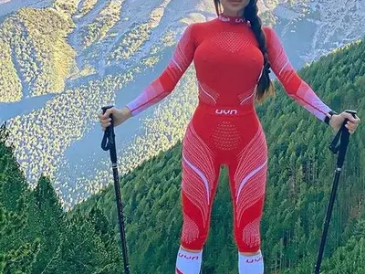 Мариана Маринова хвана гората! Моделката с щеки по чукарите