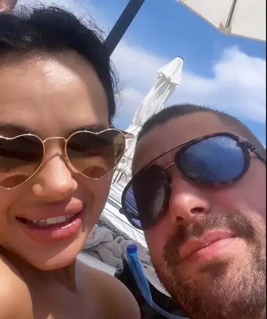 Мария пак се фука със снимки с Мирослав