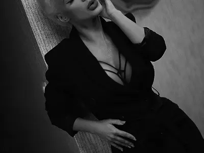 Марина Тошич превзема поп жанра с „Waistline“