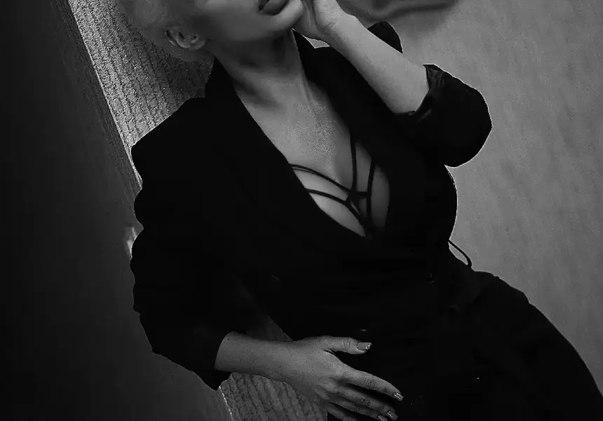 Марина Тошич превзема поп жанра с „Waistline“