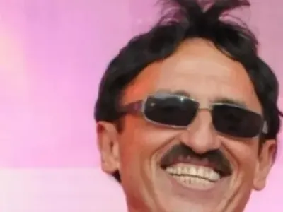 Милко Калайджиев  измисля вицове,  откакто е без работа