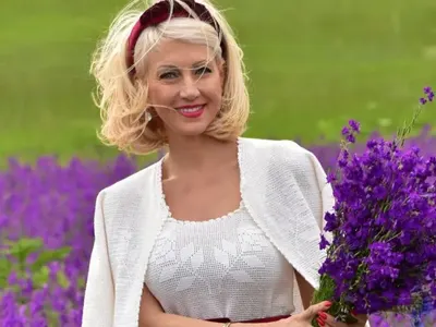 „Мисис Баба”  Дони Василева  сияе с ново гадже, влюбена е до уши