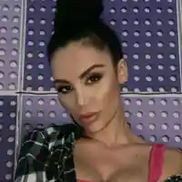 Моника Валериева на вино и пържоли