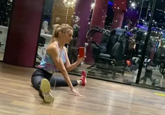 Нети прави шпагат на 46 г.