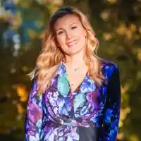 Николета Маданска показа бременно коремче