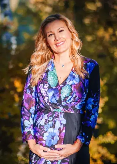 Николета Маданска показа бременно коремче