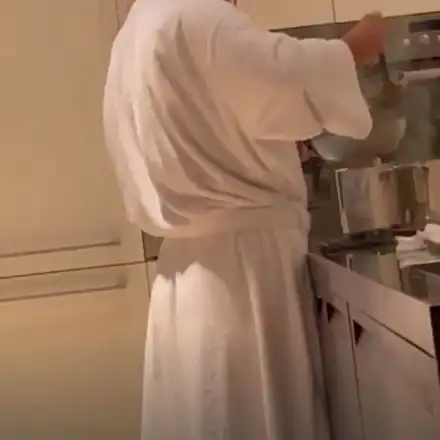 Николета върти чорба по халат (Ники М. във възторг: Най-добрата!) Снимки