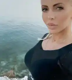 Осипова - конкуренция на Зоро, но без маска и дрехи (Снимки в галерията)