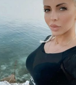Осипова - конкуренция на Зоро, но без маска и дрехи (Снимки в галерията)