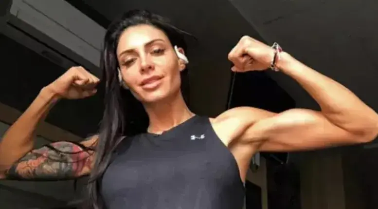 От цвят на цвят: Черната Златка не може без мъж, похвали се с нова бройка