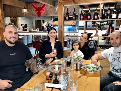 Отново са заедно! Софка си прибра Гринго! (ФОТО)