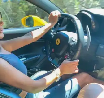 Отварачката се дегизира като агент от разузнаването, джуките й се разпадат (Папарашка снимка)