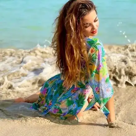 Райна още е на топло в Малта (СНИМКИ)