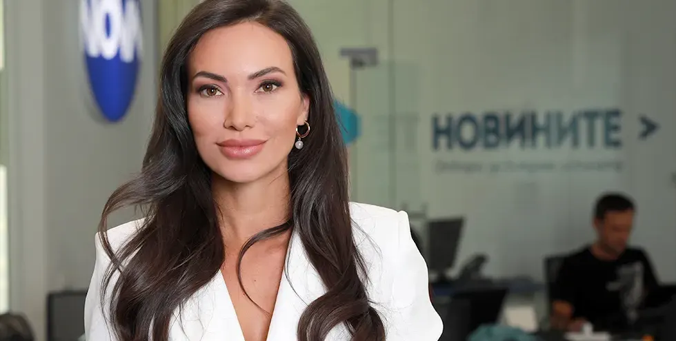 Горещата синоптичка на Нова ТВ Лора Георгиева страда от липса на сън