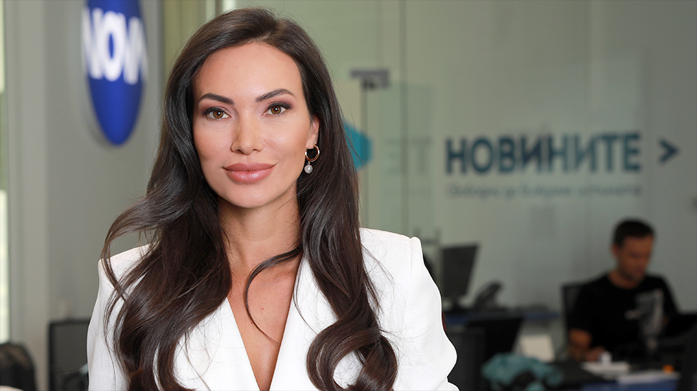 Горещата синоптичка на Нова ТВ Лора Георгиева страда от липса на сън