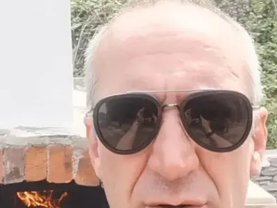 Секссимвол?  Деян Донков заприлича на чичко