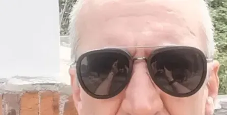 Секссимвол?  Деян Донков заприлича на чичко