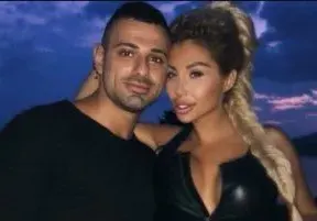 Семейство за „пример“ : Бизнесмен дава 50 бона на Джулката за креватни изпълнения, мъжът й праща мръснишки снимки на танцьорка