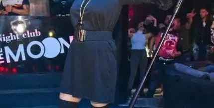 Шокира с визия! Софи Маринова се накичи със злато като Клеопатра!