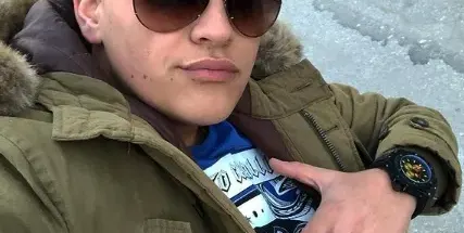 Синът на Деси Слава заживя с гореща силиконова мацка (Снимки)