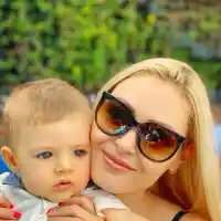 Синът на Поли Гергушева проходи