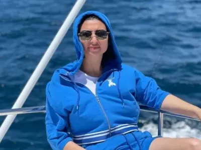 Софка в паника от акули на Малдивите