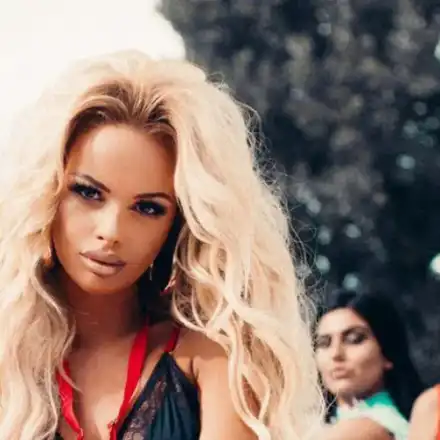 Сузанита ли е новата Мария Бакалова? (Ваксинирайте се и ще разберете)