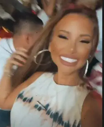 Усмивката на Гери-Никол свети в тъмното