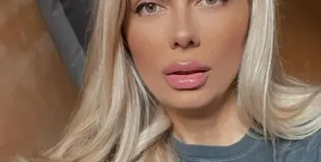 Венета Райкова  с джуки като на Мара Отварачката