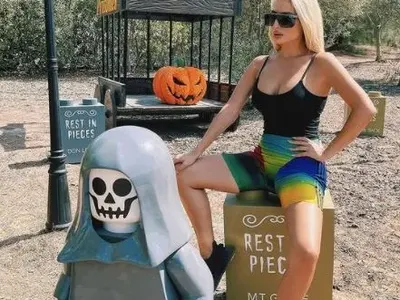 Вижте родните звезди на Хелиуин! НиЛо се облече като камериерка, Петканови станаха затворници (МНОГО СНИМКИ)