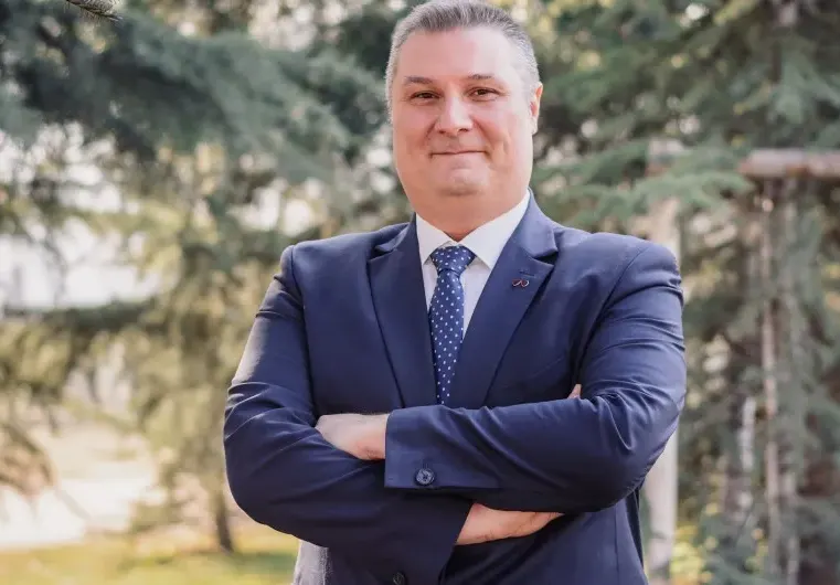 Боби Лазаров затъна в борчове заради хазарт