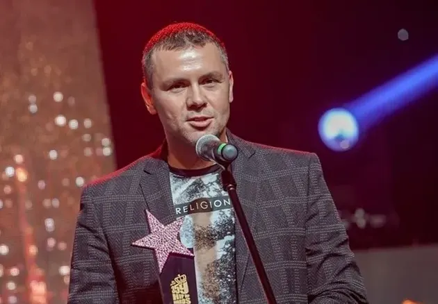 Хазарта ще пее и като депутат