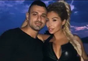 Семейство за „пример“ : Бизнесмен дава 50 бона на Джулката за креватни изпълнения, мъжът й праща мръснишки снимки на танцьорка
