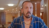 Емил от  „Ол инклузив”  излиза с гореща  брюнетка