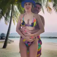 Антония Петрова посреща НГ на Малдивите