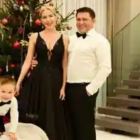 Батинкови в нова къща, дават банкет