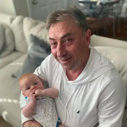 Честито! Втори внук за Гибона! Кръстиха го Роугън (Подробности)