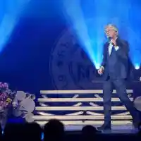 Цирк на Коледния Концерт на Искра Радева: Забравиха музиката за Марги  Хранова, Веско Маринов изпоти танцьорките, Васко Найденов пререди колегите си, Орлин Горанов със зъбобол (Снимки)