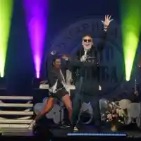 Цирк на Коледния Концерт на Искра Радева: Забравиха музиката за Марги  Хранова, Веско Маринов изпоти танцьорките, Васко Найденов пререди колегите си, Орлин Горанов със зъбобол (Снимки)