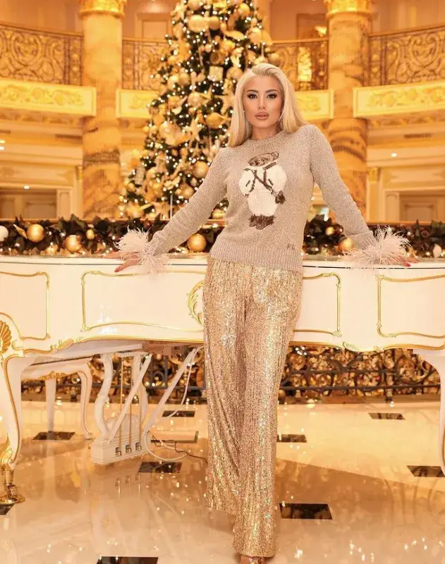 Цвети Янева с празнична фотосесия