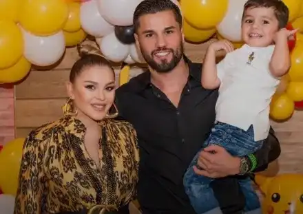 Десислава и Благой се събраха за ЧРД на сина им