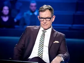 Джаро - съученик  на Десислава Радева, бил е  разузнавач, готвач и архитект