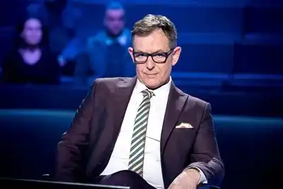 Джаро - съученик  на Десислава Радева, бил е  разузнавач, готвач и архитект