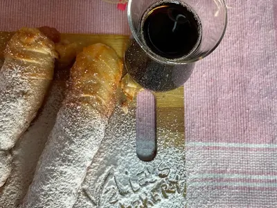 Фолк певицата стана пекарка! Валя се изявява вече и като художник (СНИМКИ)