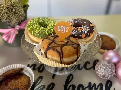 Фолк певицата стана пекарка! Валя се изявява вече и като художник (СНИМКИ)