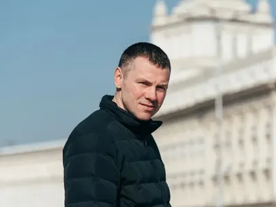 Ицо Хазарта се заклева за депутат, после пее на концерт! Рапърът с поредица от участия