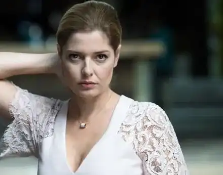 Изловиха Алекс Сърчаджиева в бутик за булки