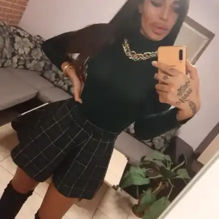 Изненада! Топ плеймейтката Гентиана Халити е бременна!