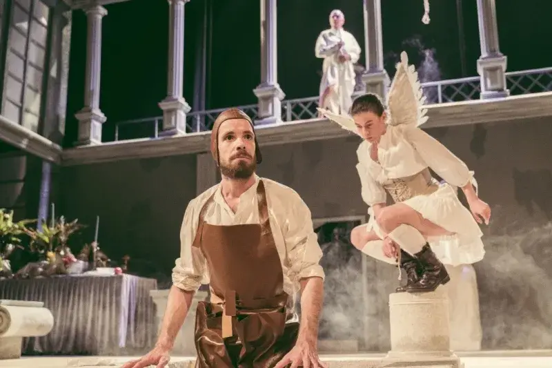 Изритаха скандалния Явор Бахаров от Военния театър